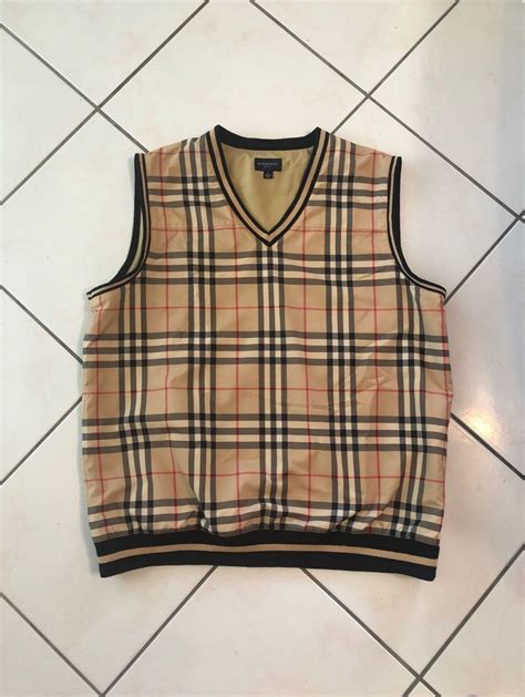 burberry golf vest red